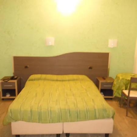 Hotel Renato Sesto San Giovanni Zimmer foto
