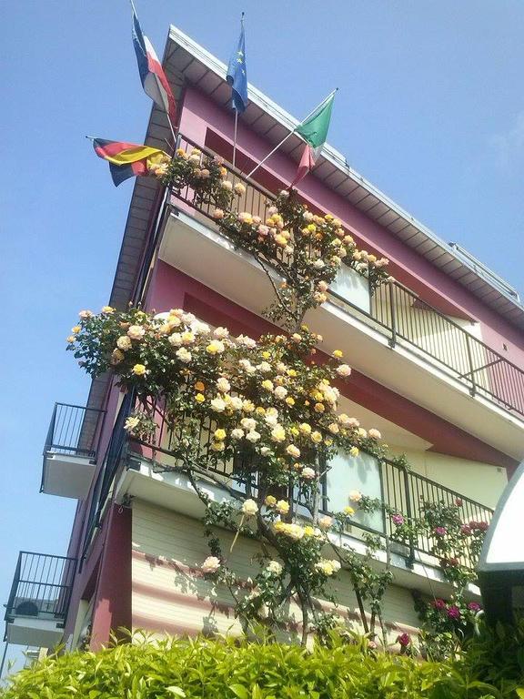 Hotel Renato 3*